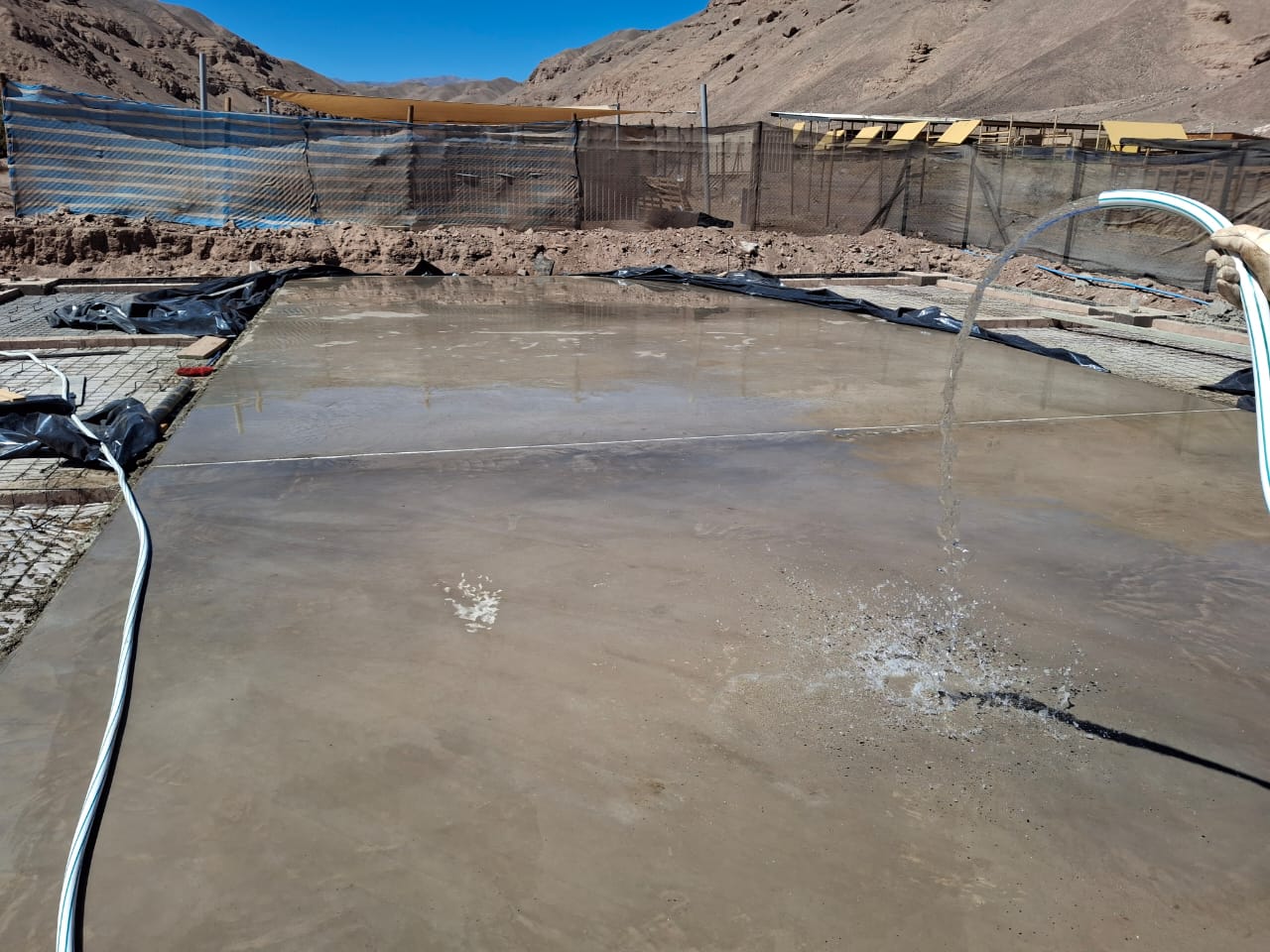 Curado de hormigón en losa