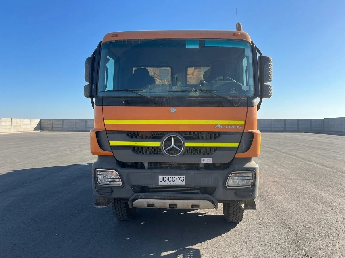 Camión Aljibe Mercedes Benz Toma 3