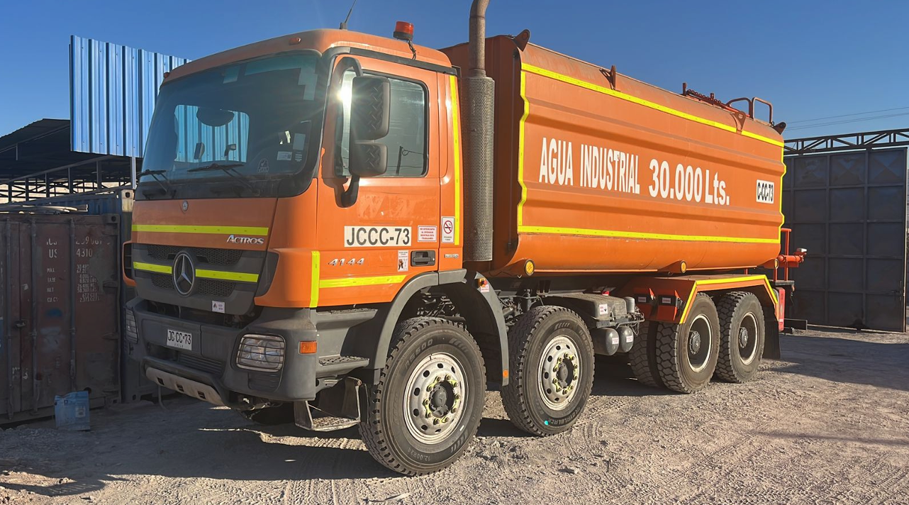 Camión Aljibe Mercedes Benz ACTROS 4144K